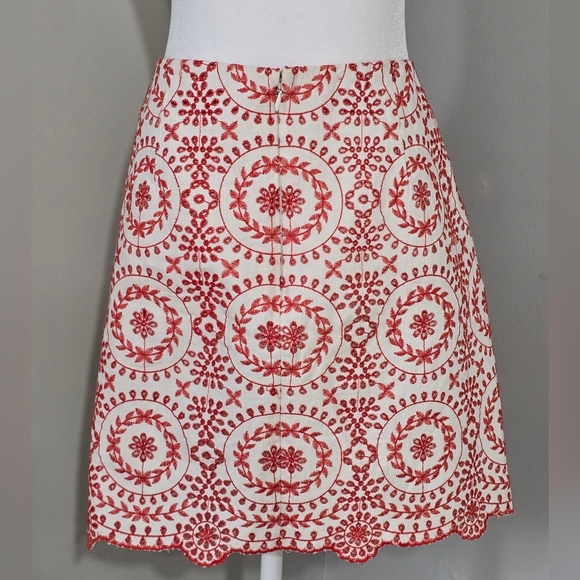 Ann Taylor LOFT Eyelet Embroidered Medallion Mini Skirt Women's Size 12 - Picture 5 of 12